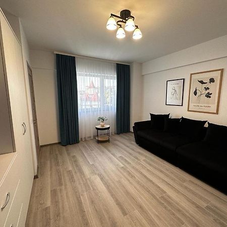 Luxury Apartments And Studios Boulevard G Enescu Сучава Экстерьер фото