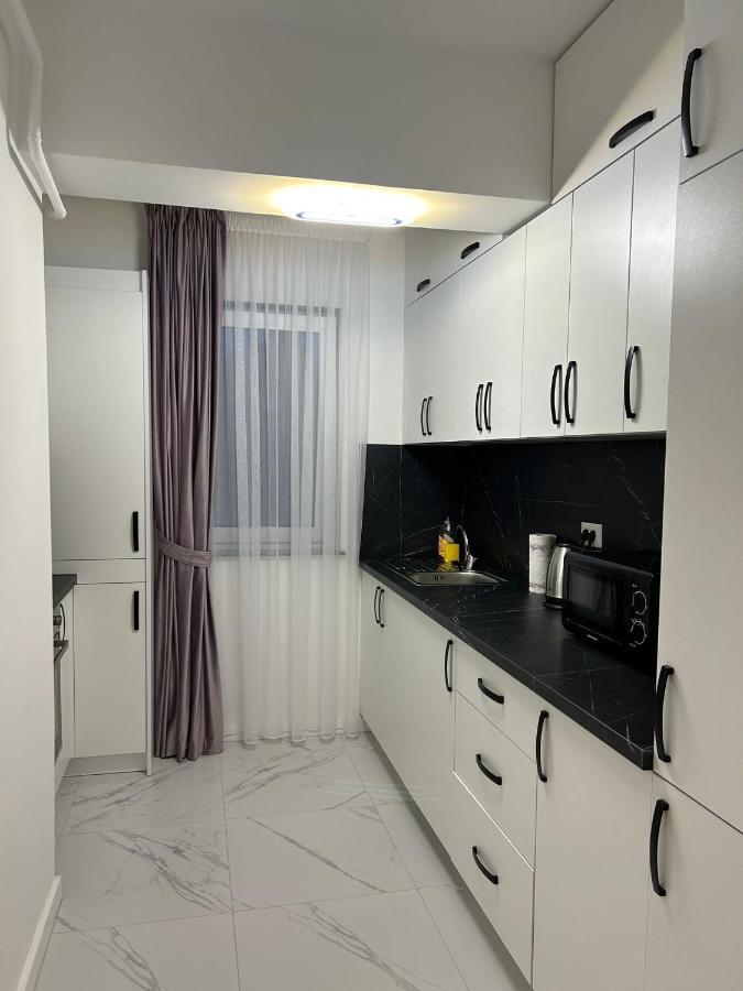 Luxury Apartments And Studios Boulevard G Enescu Сучава Экстерьер фото